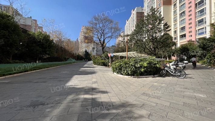 银河星辰花园外景图