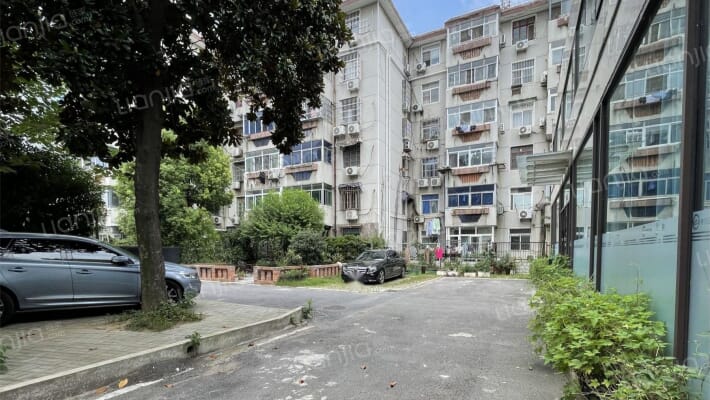 警星楼宿舍外景图