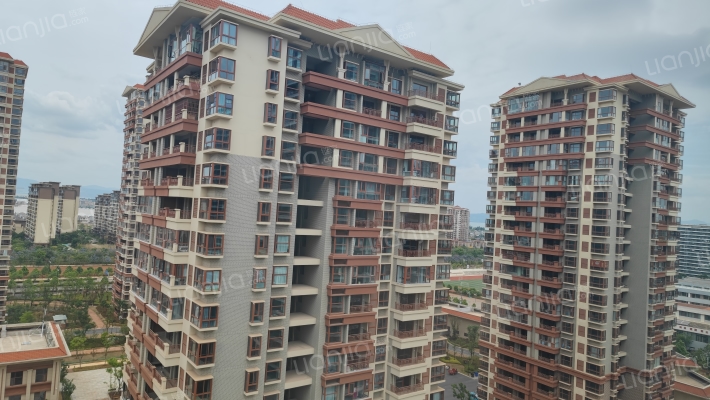 七彩云南古滇名城古城幸福里外景图