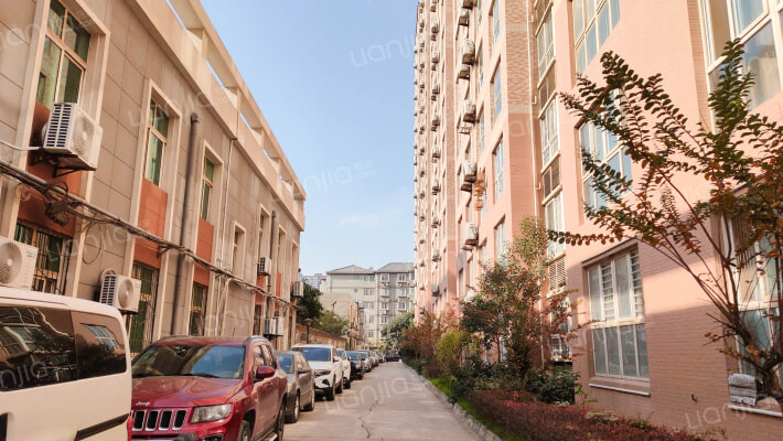 辛家庙街道办家属院外景图