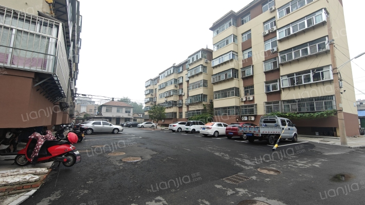 泉龙小区外景图