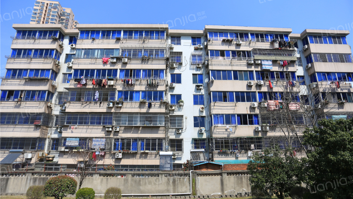 东风公寓外景图