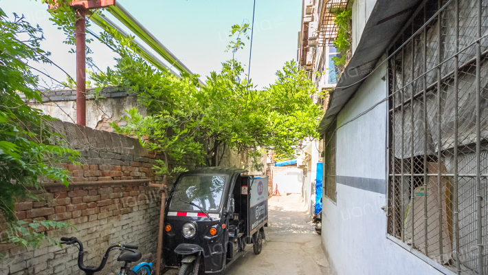 新乡市南干道干休所南院外景图