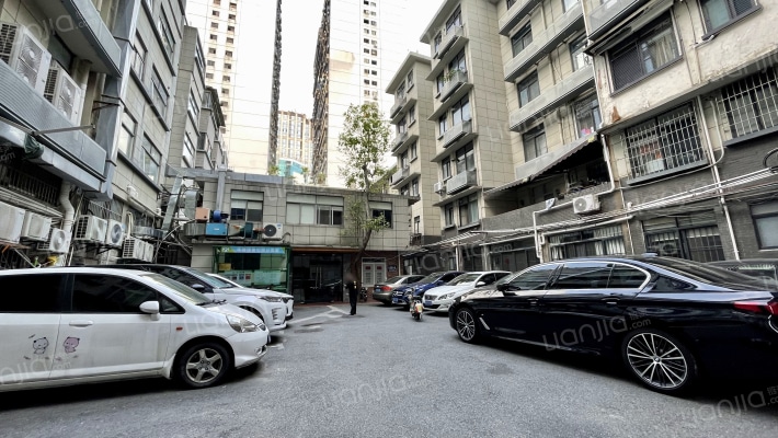 化建宿舍外景图