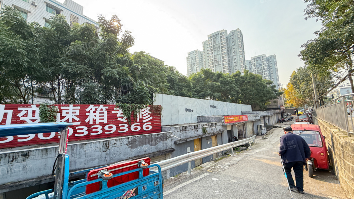 秦家院菜市楼上外景图