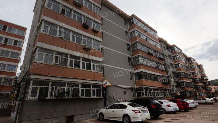 张家口煤气公司家属楼外景图