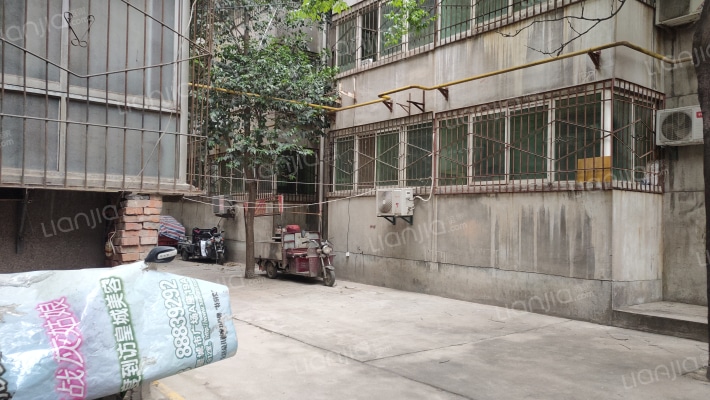 光华人造毛皮厂住宅小区外景图