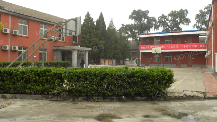 造甲北里外景图