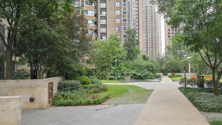 融汇温泉城翰林学府外景图