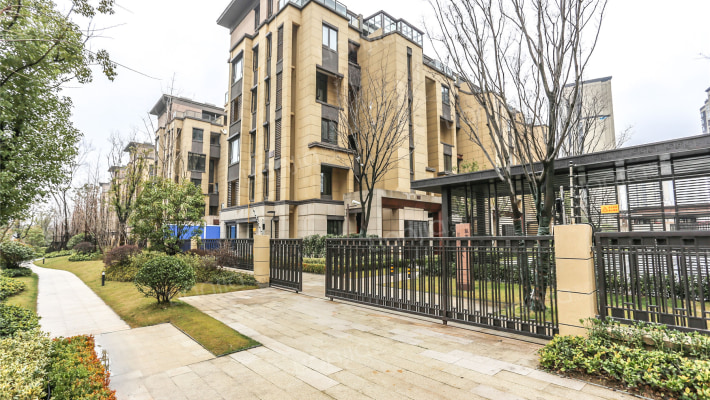 金辉优步水岸外景图