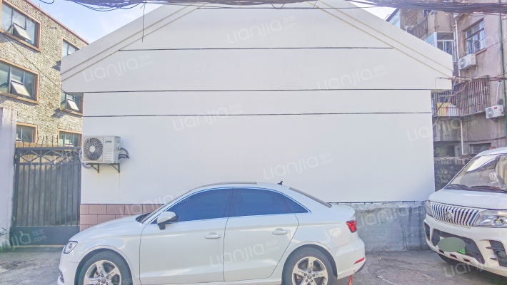 大都市采弄住宅楼外景图