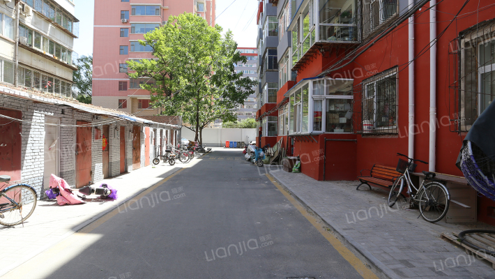 上马街11号进山中学宿舍外景图