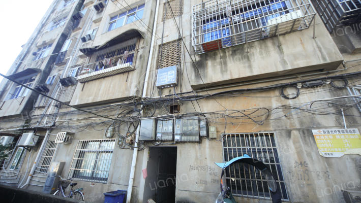 自来水厂宿舍外景图