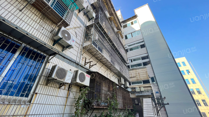 龙山综合楼小区外景图