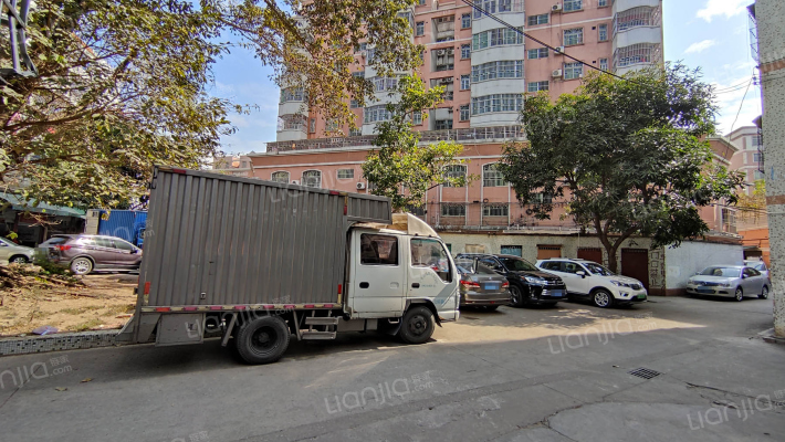 腾龙大厦外景图