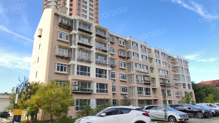 汇仁云居外景图