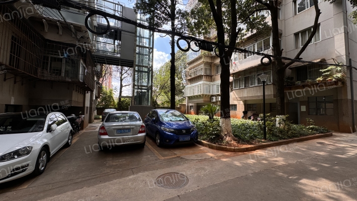 省政府家属院外景图