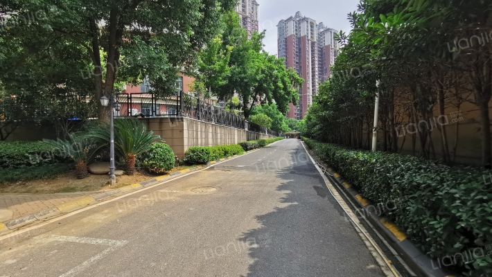 保利蓝海郡外景图