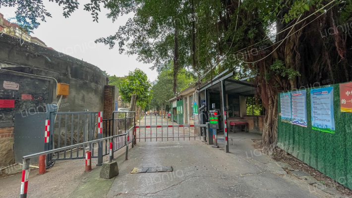 半导体单位宿舍外景图