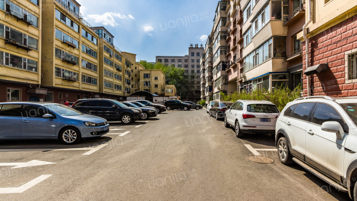 隆礼小区外景图