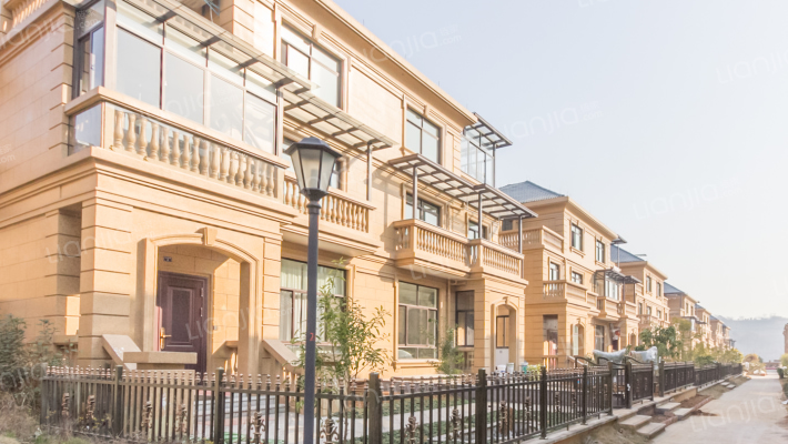 香山华府外景图