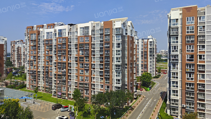 龙泉苑小区外景图