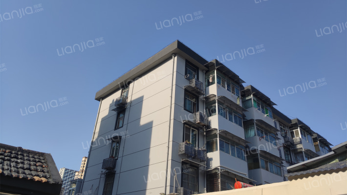 铁建公司家属楼外景图