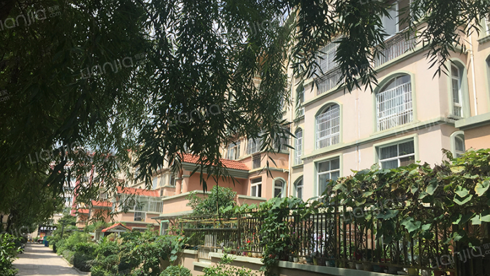 新亚洲体育城百合园东区外景图