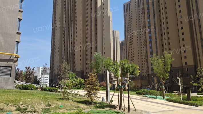 保利领秀山五区外景图