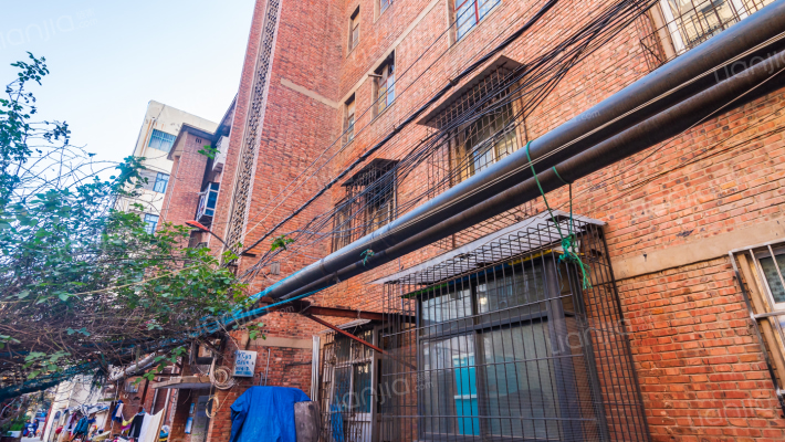 文化路112号院外景图