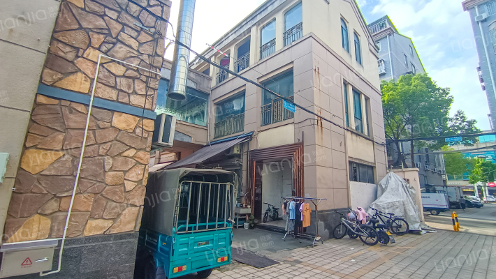 凯旋路1087号外景图