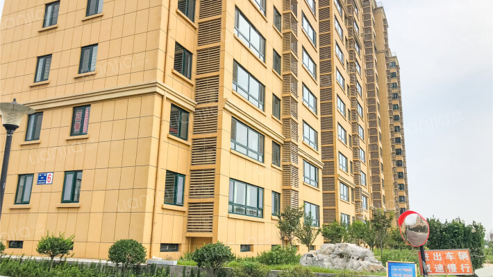 昊达鹤苑小区外景图