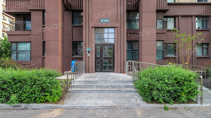 聚优国际公寓外景图