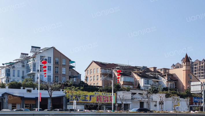 山岚水岸外景图