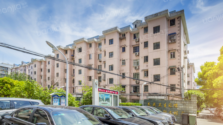 滨江大楼外景图