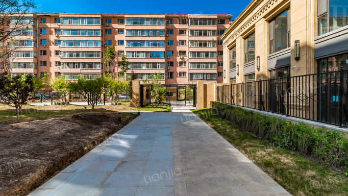 绿城米兰公馆外景图