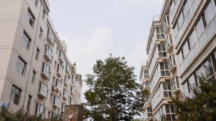 水岸新居小区外景图