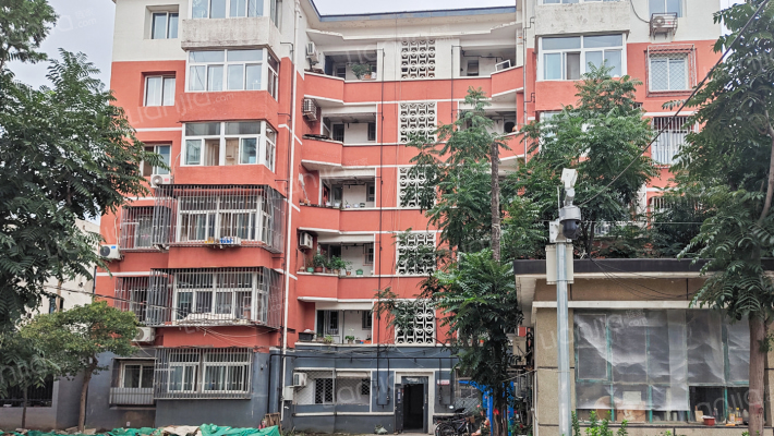 拱辰大街6、8、10号楼外景图