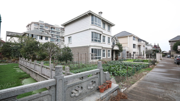 碧波庄园外景图