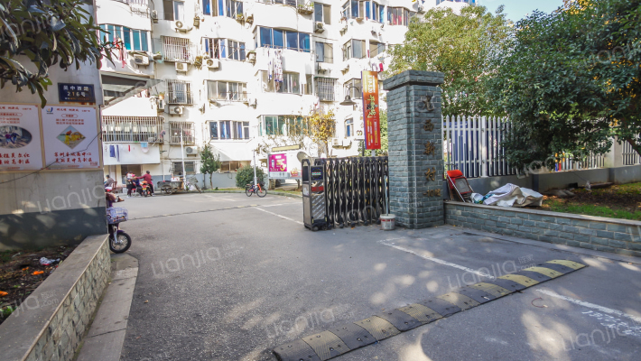 龙西新村外景图