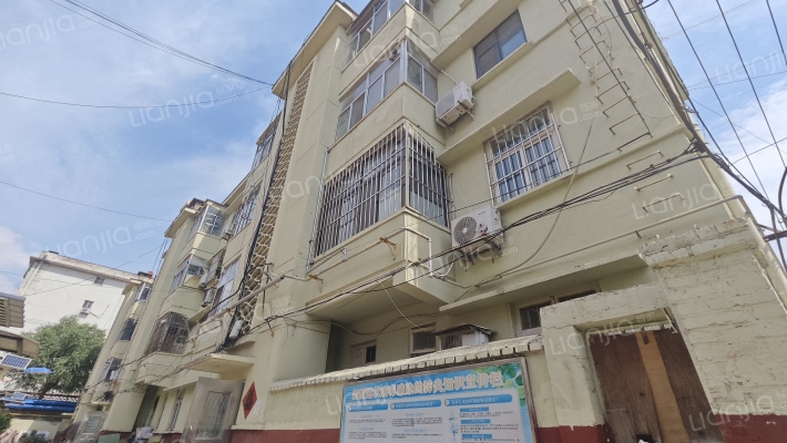 市政府住宅楼外景图