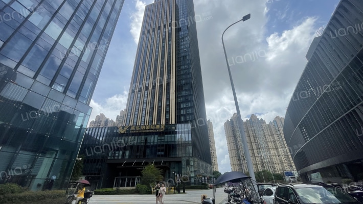 世茂商务广场外景图