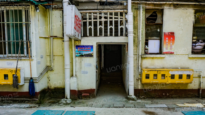 中铁大桥局家属院外景图