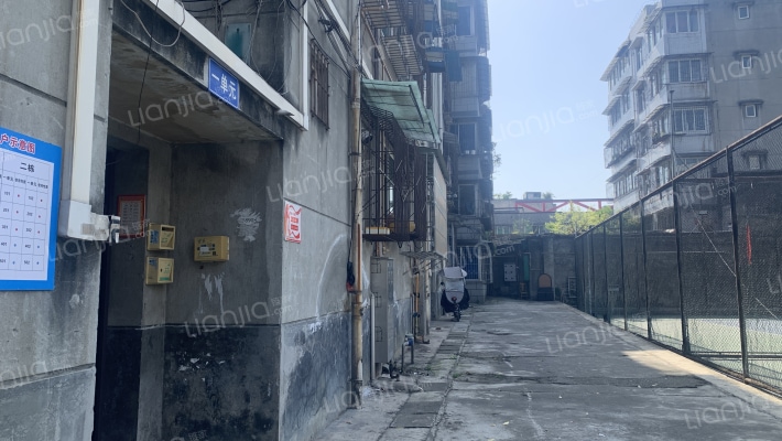 体育场东街76号外景图