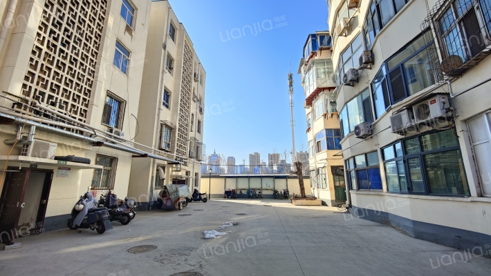 新工里宿舍外景图