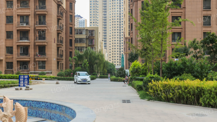 府园东居外景图