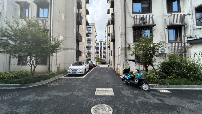 卫生院宿舍楼外景图