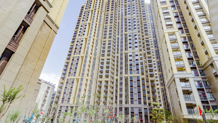 汉口新界广场外景图