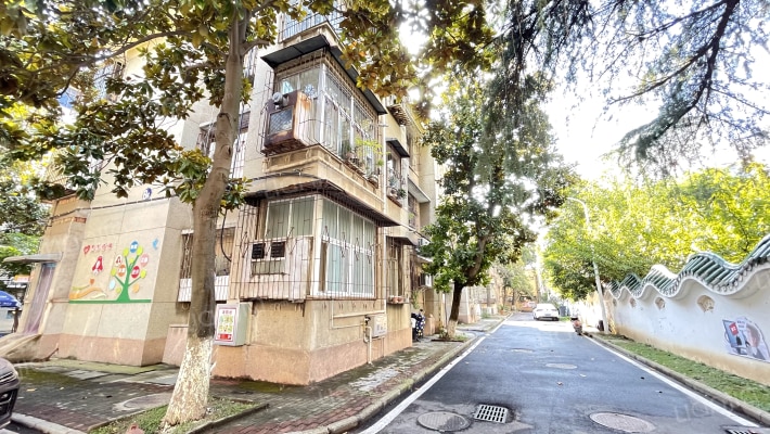 中铁十一局机关大院外景图