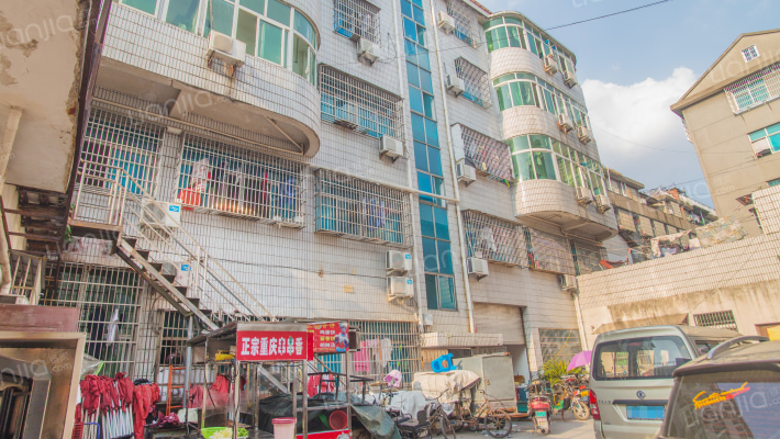 金点子创业青年公寓外景图